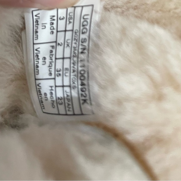 UGG light brown size 3 kids’ boots. - Picture 6 of 6